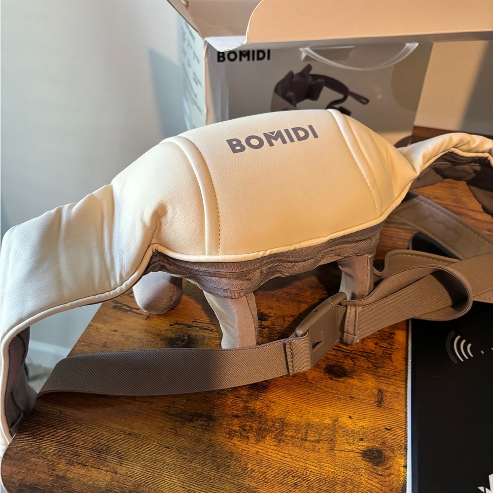 Bomidi Cream and Gray Shoulder Massager